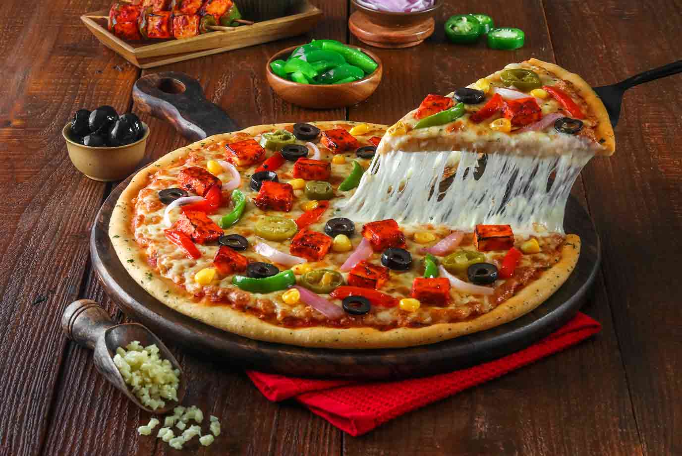 Order Maharaja Veg Cheese Burst Pizza Pizza Medium Online From Ovenstory