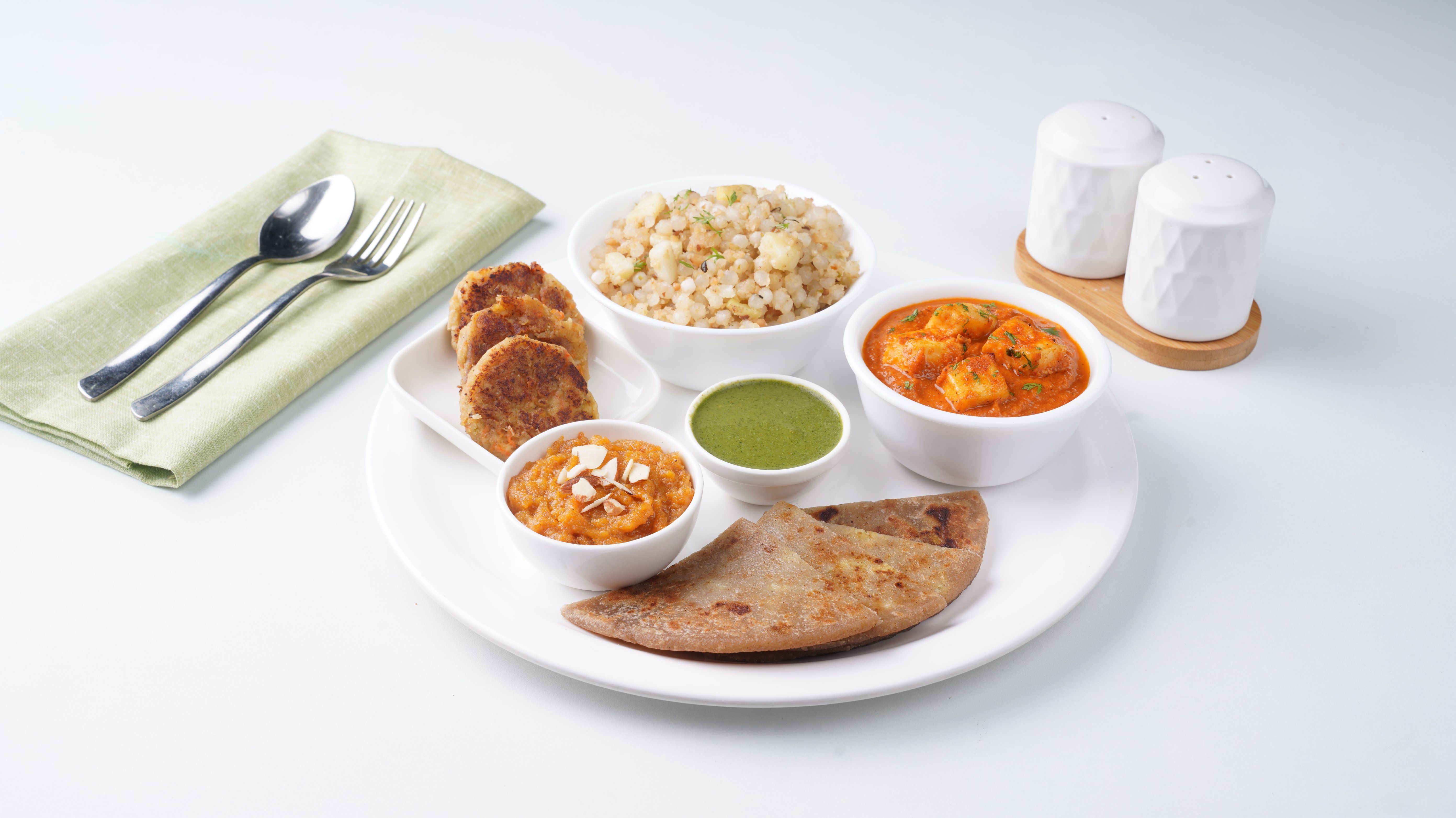 Pure Veg Meals by Lunchbox in New CGR, Ahmedabad