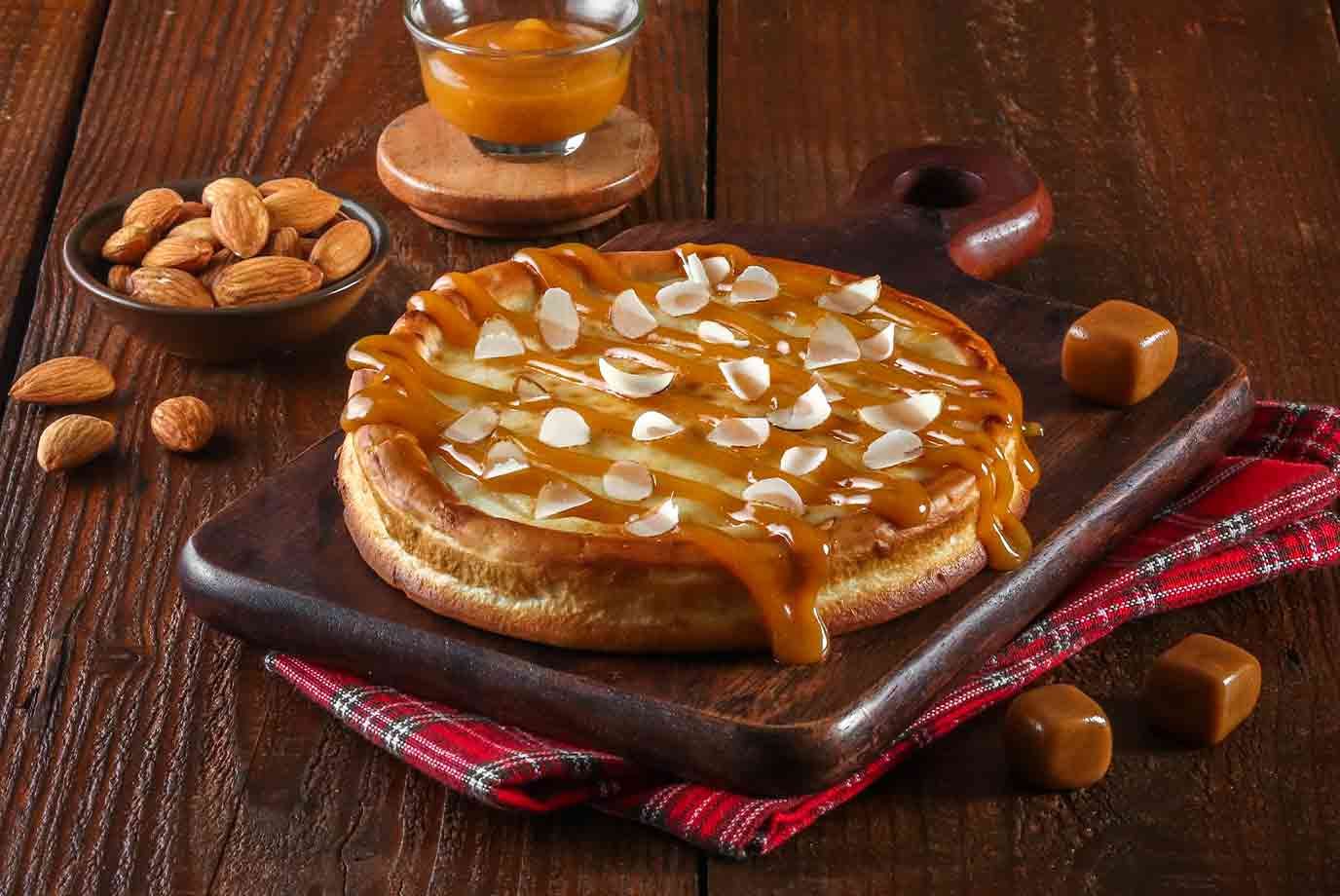Order Caramel Delight Dessert Pizza online from Ovenstory