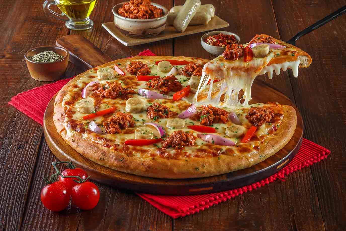 Order Kheema And Sausages Cheese Burst Pizza Medium online from Ovenstory