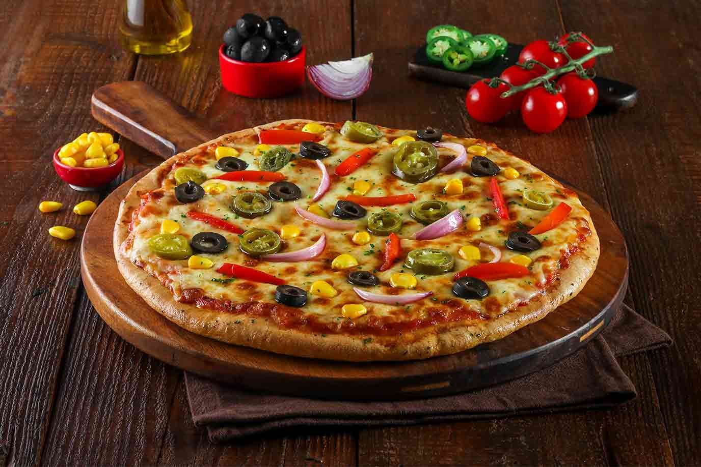 Order Garden Fresh Veggie Pizza Medium online from Ovenstory