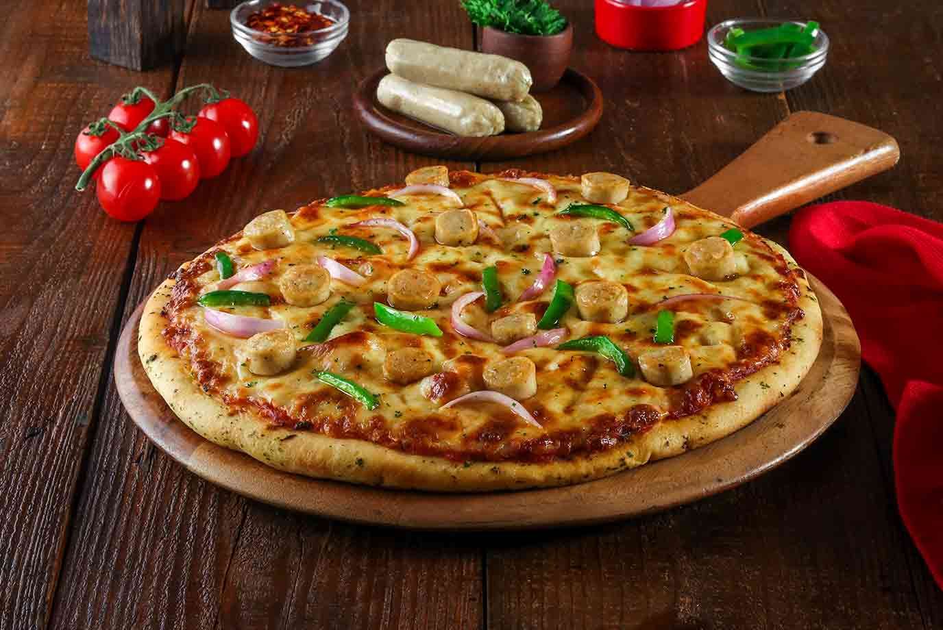 Order Smoked Chicken Sausage Pizza Medium online from Ovenstory