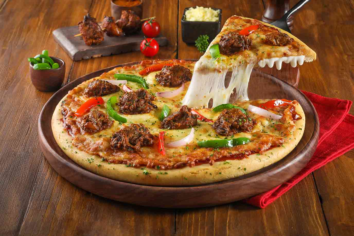 Order Butter Chicken Cheese Burst Pizza Medium Online From Ovenstory