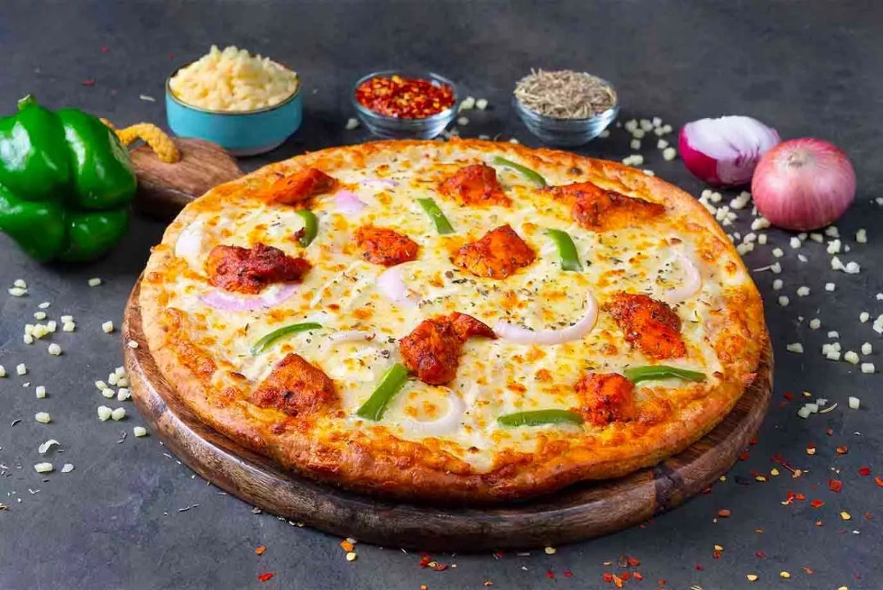 Order Chicken Tikka Cheese Burst Pizza El Classico Cheese Online From 