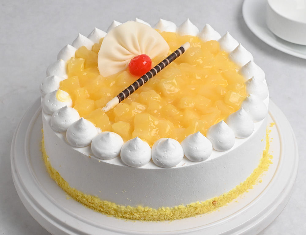 Order Pineapple Cake 1 Kg from Bakingo on EatSure