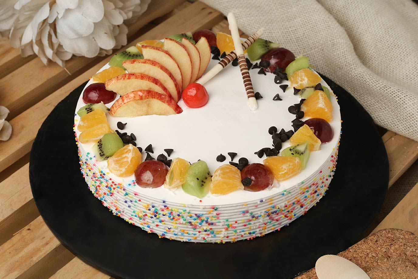 Order Vanilla Fruit Cake 500 Gm from Bakingo on EatSure