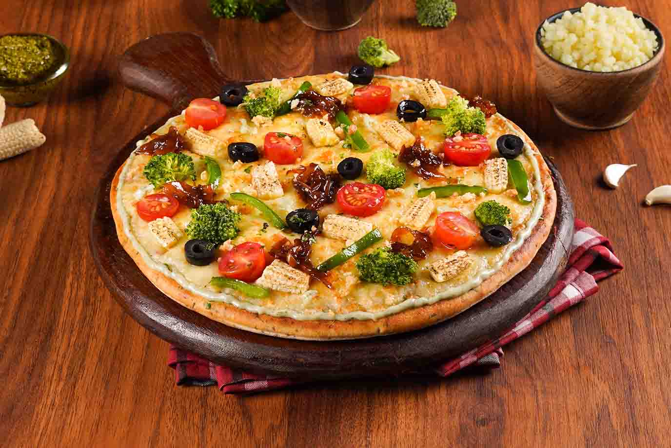 Order Basil Pesto Veg Pizza Medium Online From Ovenstory