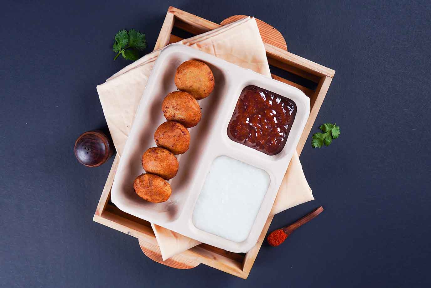 Order Upvas Pattice 5 Pcs With Imli Chutney And Curd from Lunchbox on
