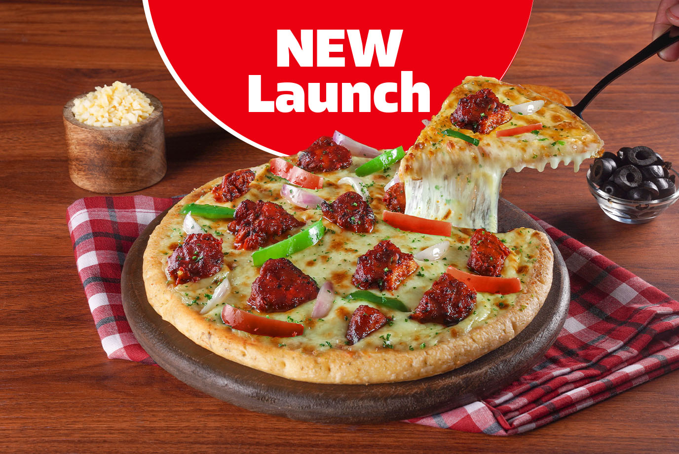 Order Makhani Chicken Tikka Cheeseburst Medium Pizza online from Ovenstory